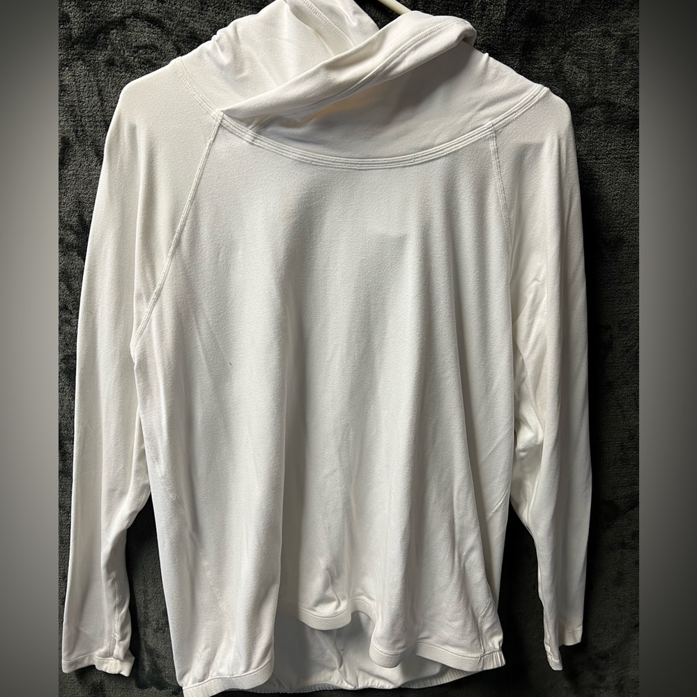 White Lululemon pull over